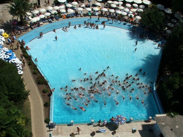 Animazione in piscina